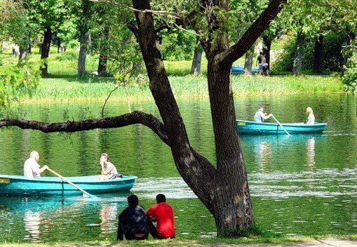 3. Лодочная прогулка в Приморском парке Победы