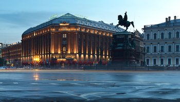 Надо знать: исторические гостиницы Петербурга