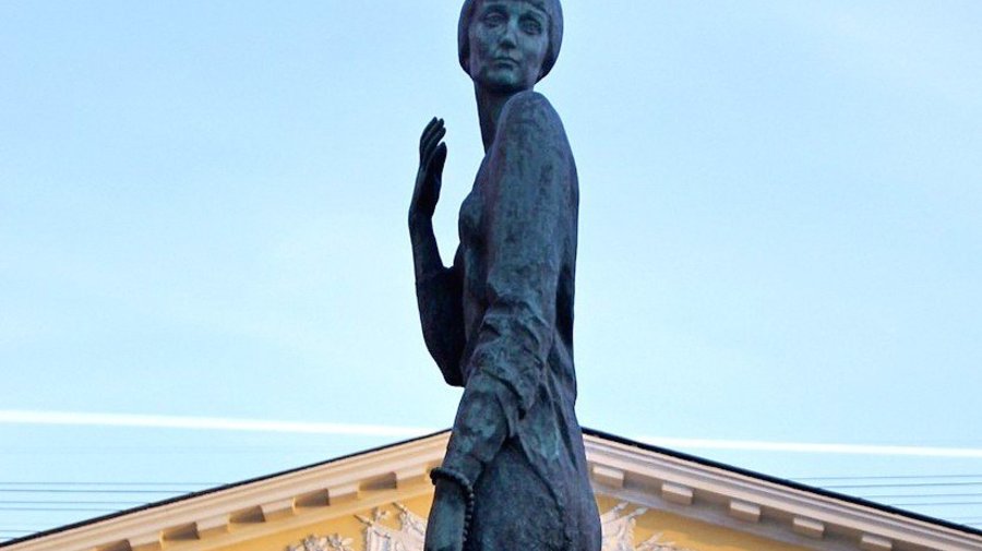 Памятник Анне Ахматовой
