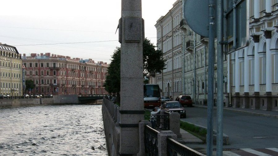 Обелиск-водомер городских наводнений