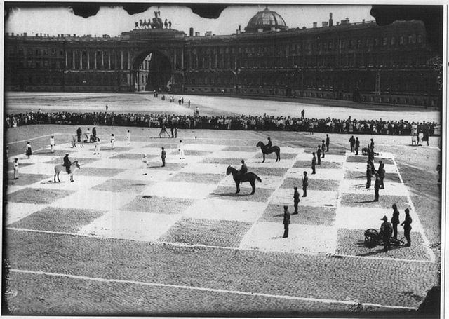 На Дворцовой площади сыграют в «живые» шахматы