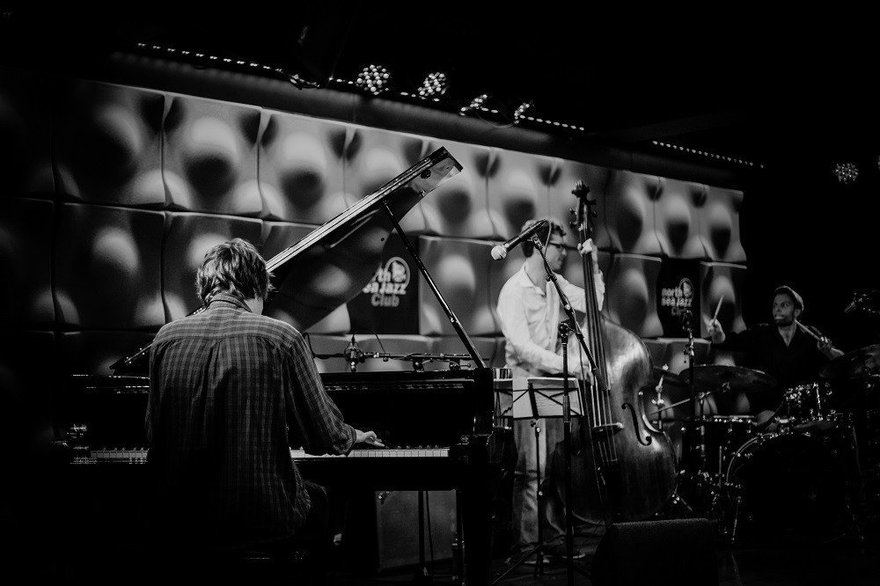 Джазовый концерт Dominic Marshall Trio под открытым небом