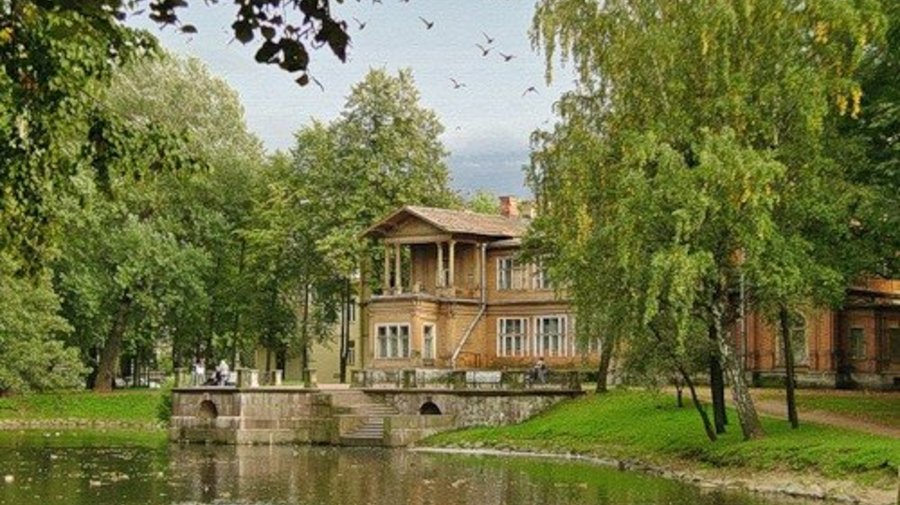 Отреставрированный Лопухинский сад откроют в конце июля 