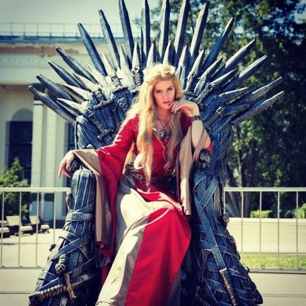 Железный трон из сериала «Игра престолов» появится в Петропавловской крепости