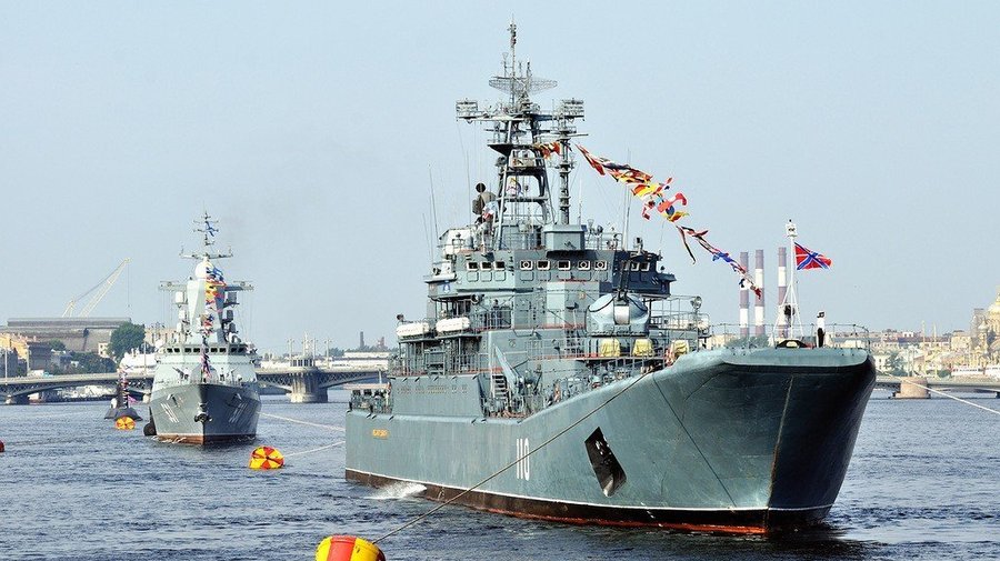 В акватории Невы пройдет парад военных кораблей с высадкой десанта