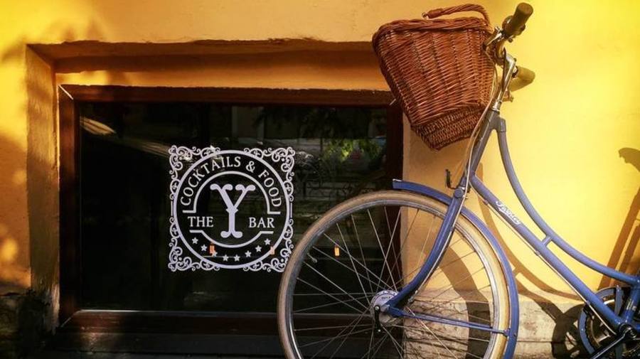 Бар The Y Bar