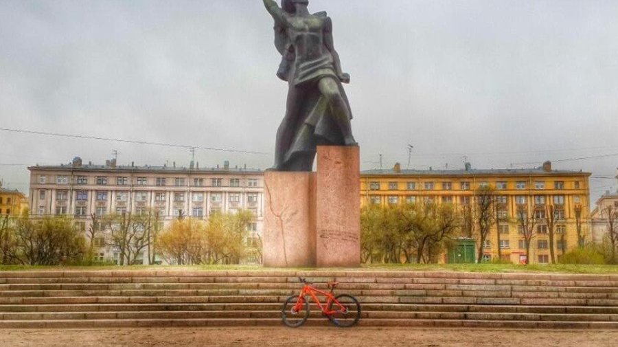 Памятник Героическому Комсомолу