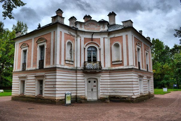 Дворец Петра III