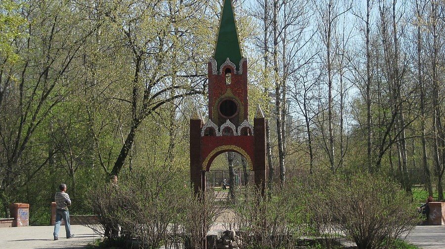 Спасская башня в Московском районе