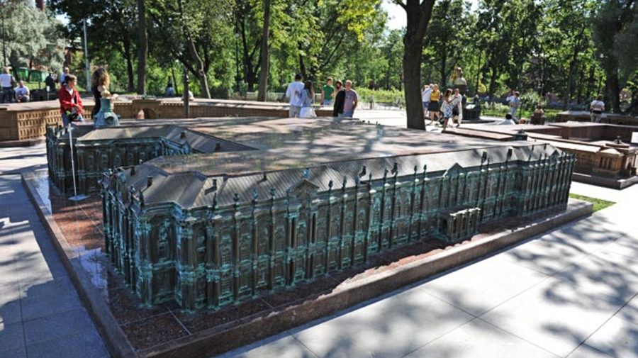 10 самых необычных достопримечательностей Петербурга