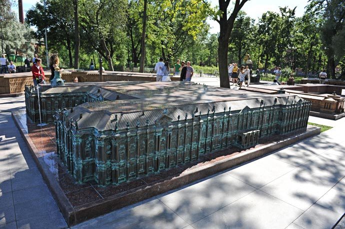 10 самых необычных достопримечательностей Петербурга
