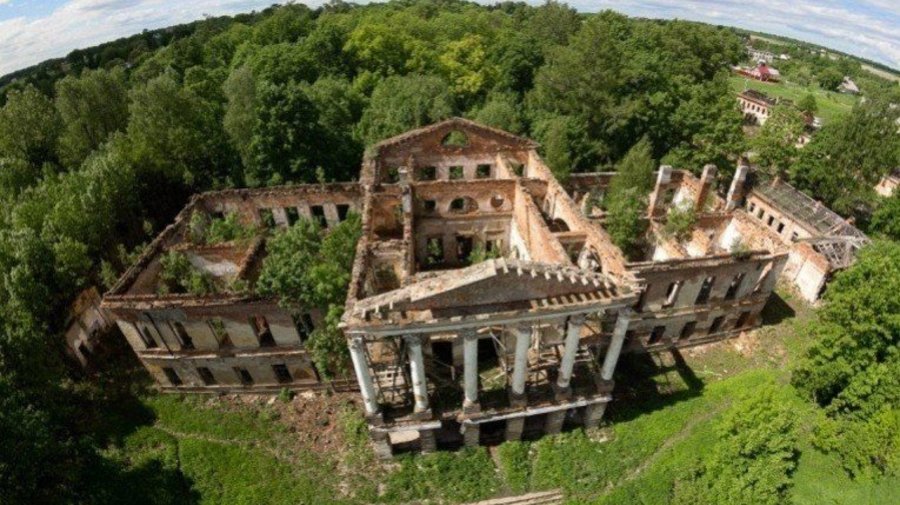 Ропшинский дворец
