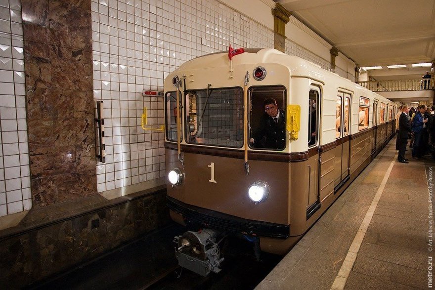 1 поезд метро