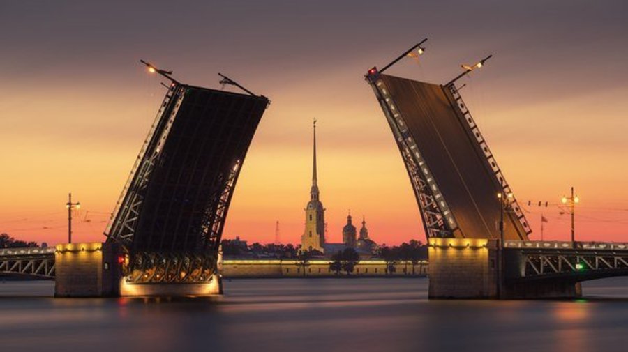 В Петербурге последний раз в году развели мосты