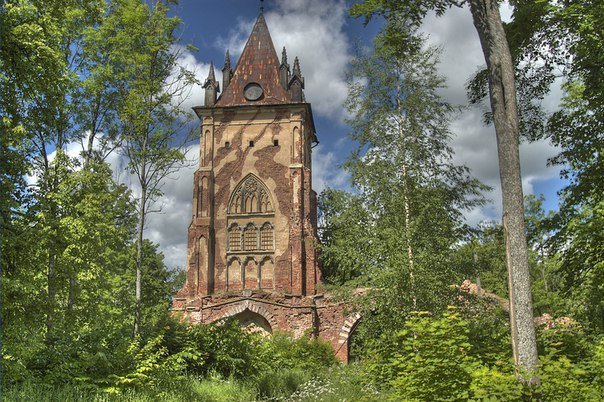 Готический Пушкин: 7 самых красивых строений в готическом стиле