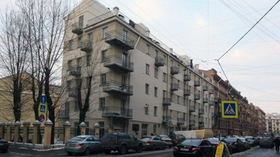 Дом-коммуна инженеров и писателей — «Слеза социализма»