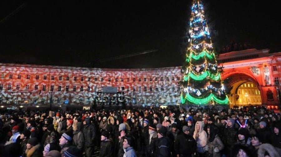 Чиновники предлагают отменить новогодние мероприятия в Петербурге