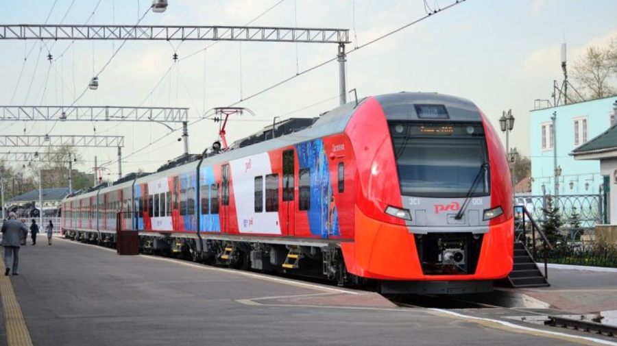 Скоростной поезд «Ласточка» начнет курсировать между Петербургом и Москвой
