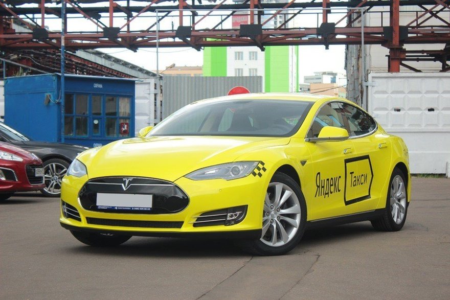 По Петербургу можно будет перемещаться на электротакси Tesla
