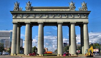 Маршрут вокруг станции метро «Московские Ворота»