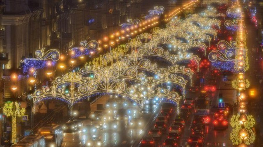 Невский проспект в новогоднюю ночь станет пешеходным