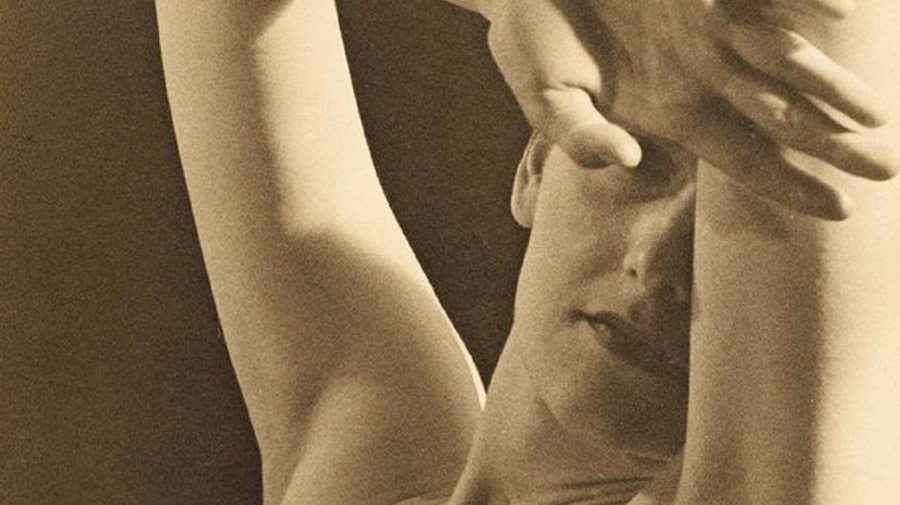 Фотография Ман Рэйя «Обнажённая»