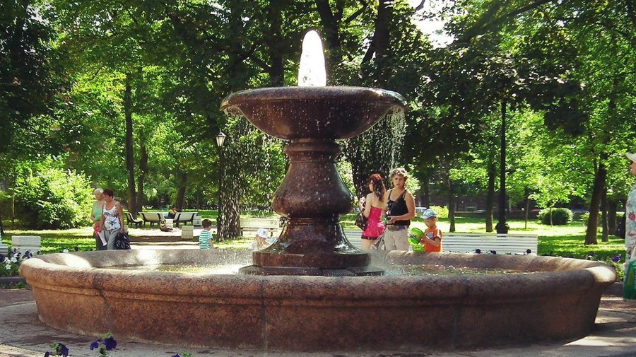 В Петербурге заработал первый фонтан с водозащитой