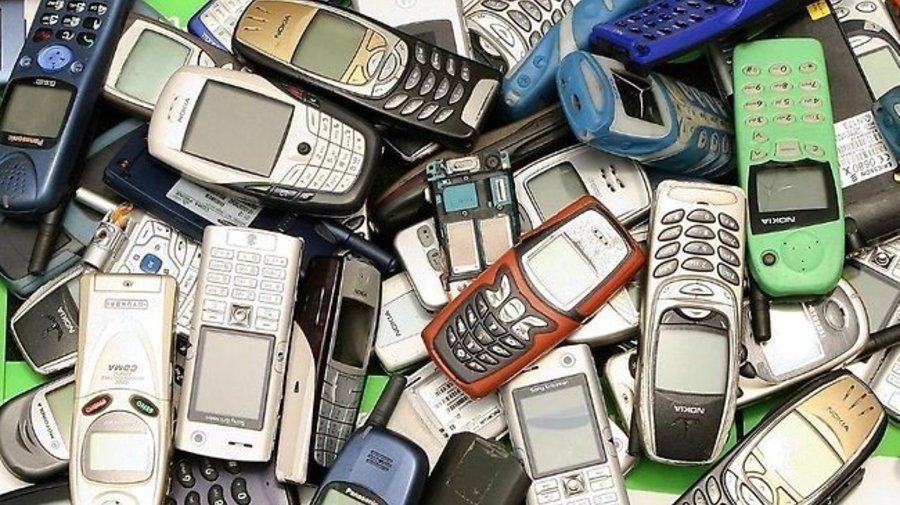 В Петербурге собирают старые мобильники для бездомных