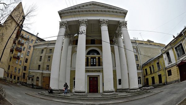 Прогулка по парадоксальной Петроградке