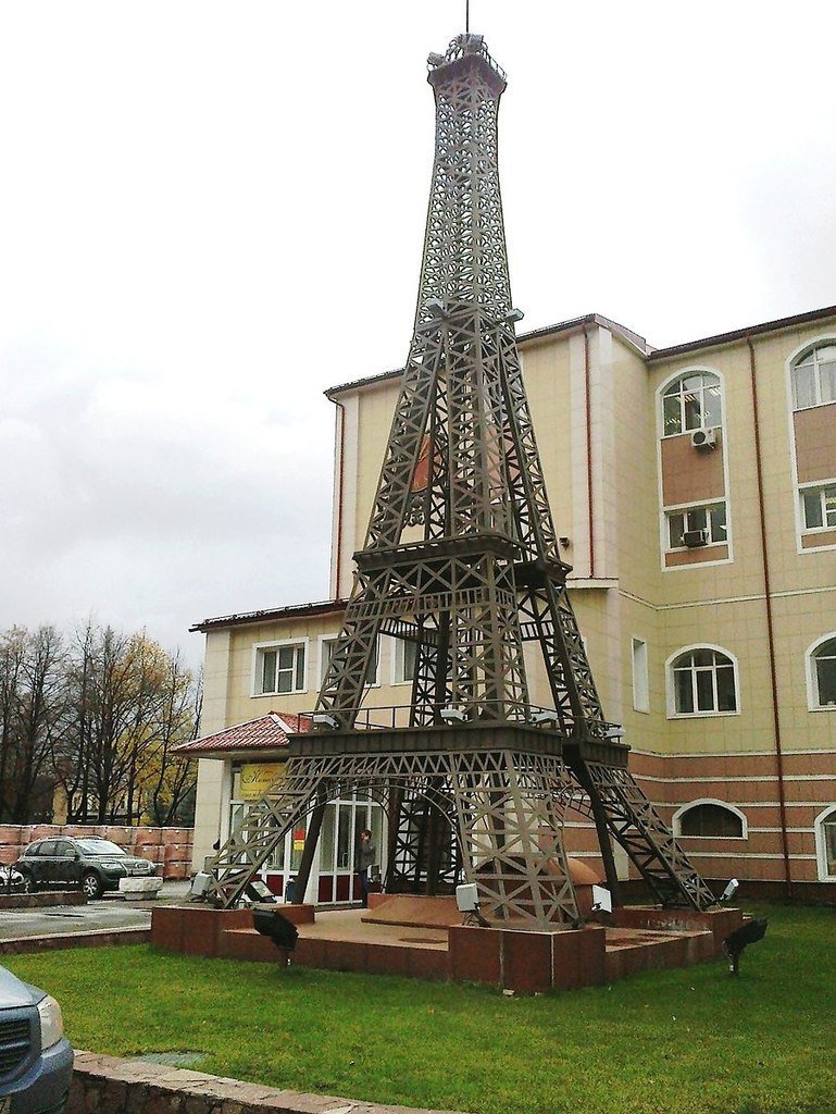 Эйфелева башня