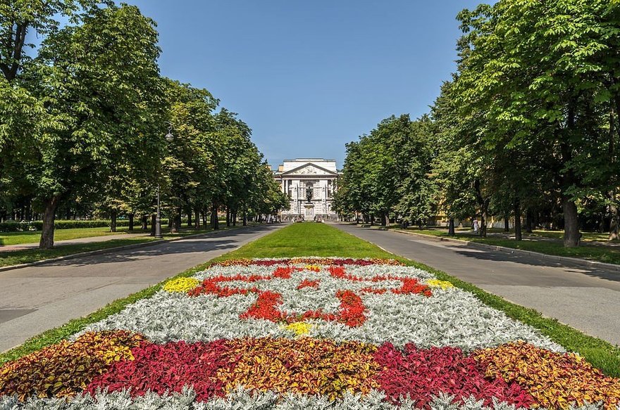 Кленовая улица