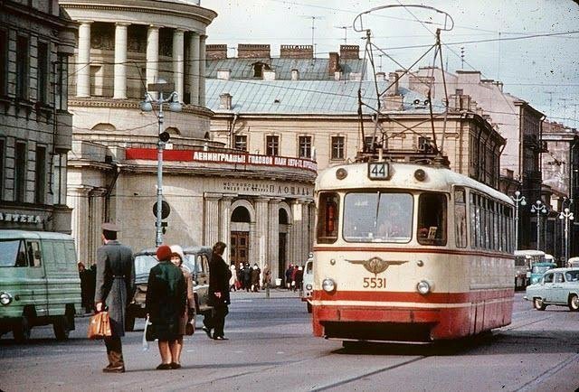 Ретро-экскурсия «Следующая остановка Ленинград»