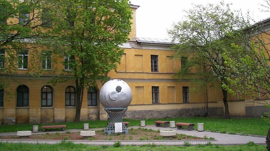 Спускаемый аппарат с Гагариным
