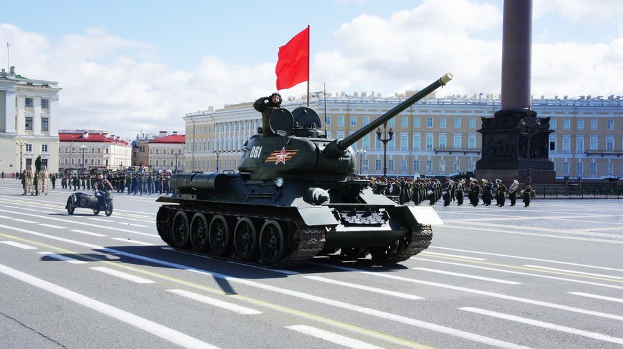 Танки Победы — Т-34 — пройдут по Дворцовой площади