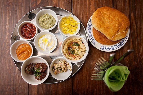 5 петербургских мест с блюдами еврейской кухни