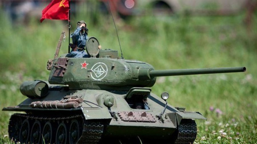 Петербуржцы смогут устроить баталии на радиоуправляемых миниатюрных танках