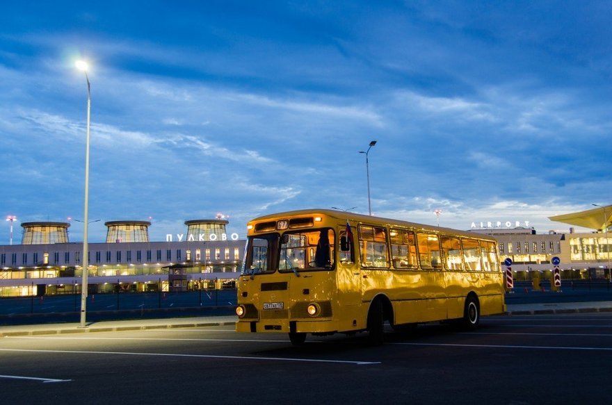 «Бандитский Петербург» на ретроавтобусе 