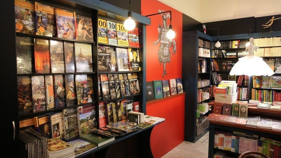 Книжная лавка писателей в театре «Русская антреприза»