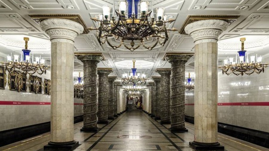 В петербургском метро станет светлее