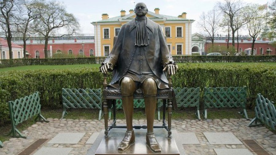 Памятник Петру I работы Шемякина