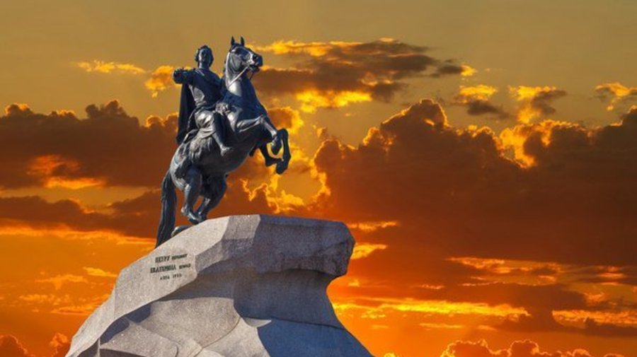 8 главных памятников Петру I в Петербурге