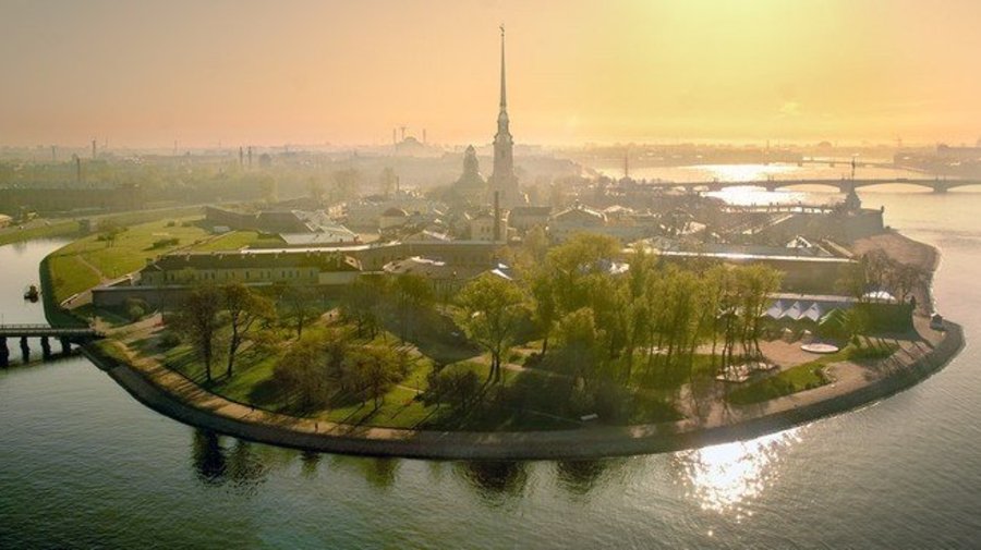 Депутаты предлагают сокращать рабочий день в солнечные дни