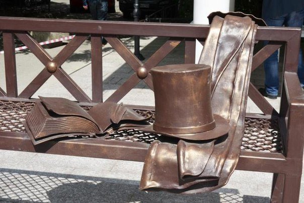 На «Черной речке» открыли скамью Пушкина