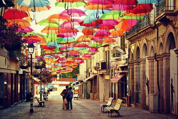 «Аллея парящих зонтиков»
