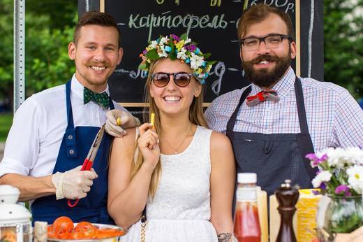 Второй городской маркет еды на Соколе