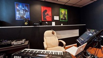 Popsonica: профессиональная школа вокала, студия звукозаписи и продюсерский центр