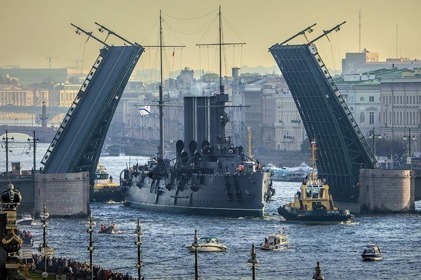 «Аврора» встанет у Английской набережной вечером 15 июля