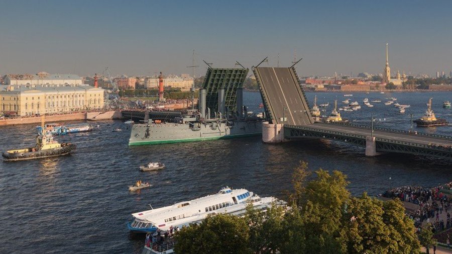Возвращение «Авроры» в Петербург: все, что нужно знать