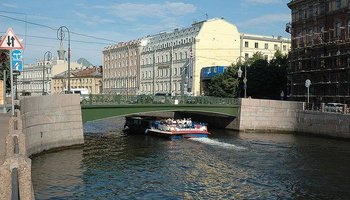 Надо знать: что означают белые квадраты и ромбы на мостах