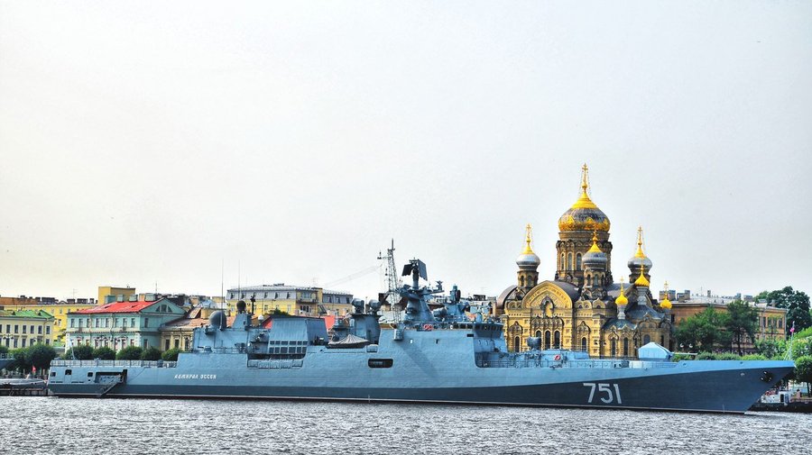 К Английской набережной пришвартовались корабль «Адмирал Эссен» и корвет «Бойкий»
